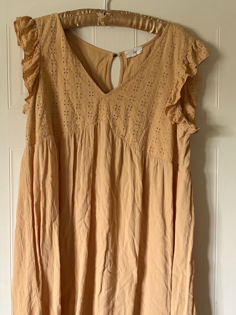 Women’s Cream Eyelet Ruffle Sleeve Dress